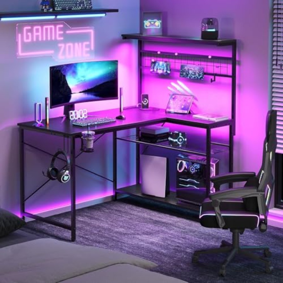42インチのゲーミングデスク。電源コンセントとLEDライトを - Desk Setup Black And Wood のレビューと価格